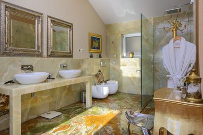 De Luxe Seafront Villa with Infinity Swimming Pool and Luxury Interior near Dubrovnik