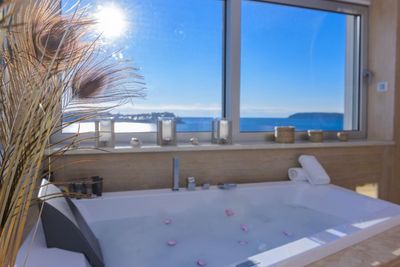 De Luxe Seafront Villa with Infinity Swimming Pool and Luxury Interior near Dubrovnik