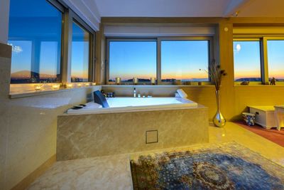 De Luxe Seafront Villa with Infinity Swimming Pool and Luxury Interior near Dubrovnik