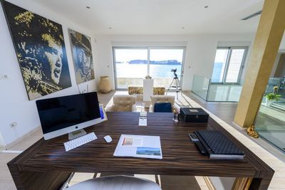 De Luxe Seafront Villa with Infinity Swimming Pool and Luxury Interior near Dubrovnik