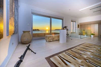 De Luxe Seafront Villa with Infinity Swimming Pool and Luxury Interior near Dubrovnik