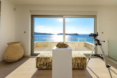 De Luxe Seafront Villa with Infinity Swimming Pool and Luxury Interior near Dubrovnik