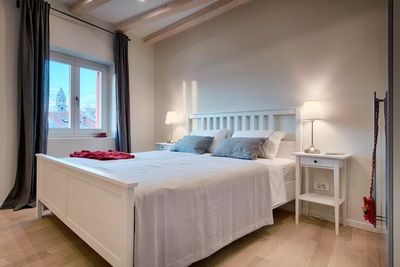 Authentic Stone 5 Bedroom Holiday House in Town Vis