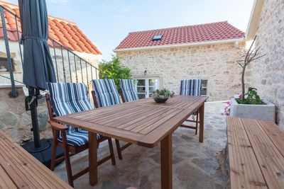Sea View Stone Holiday Villa with Large Swimming Pool in Podgora near Makarska