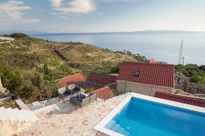 Sea View Stone Holiday Villa with Large Swimming Pool in Podgora near Makarska