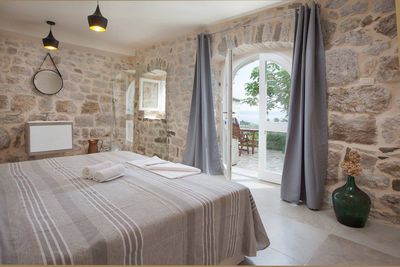 Sea View Stone Holiday Villa with Large Swimming Pool in Podgora near Makarska