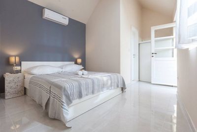Sea View Stone Holiday Villa with Large Swimming Pool in Podgora near Makarska