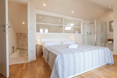 Sea View Stone Holiday Villa with Large Swimming Pool in Podgora near Makarska