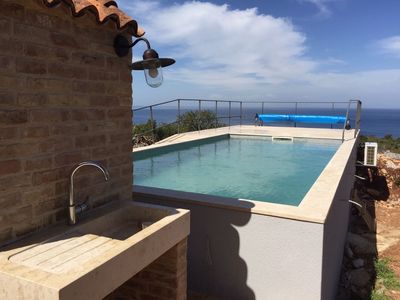 Charming Authentic Holiday House with Sea View and Pool Island Vis
