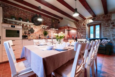 Charming Authentic Holiday House with Sea View and Pool Island Vis