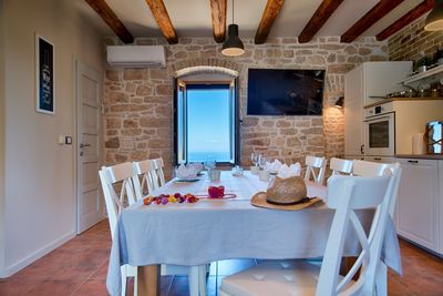 Charming Authentic Holiday House with Sea View and Pool Island Vis