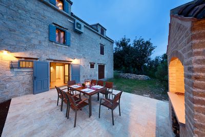 Charming Authentic Holiday House with Sea View and Pool Island Vis