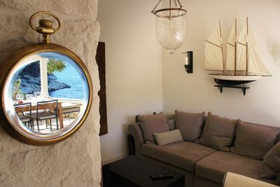 Adorable Beachfront Villa with Outdoor Jacuzzi near Milna in Brac Island