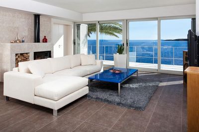 Modern Seafront 5 Bedroom Villa with Infinity Pool and Private Beach Island Vis