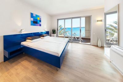 Modern Seafront 5 Bedroom Villa with Infinity Pool and Private Beach Island Vis