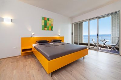 Modern Seafront 5 Bedroom Villa with Infinity Pool and Private Beach Island Vis