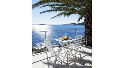 Modern Seafront 5 Bedroom Villa with Infinity Pool and Private Beach Island Vis