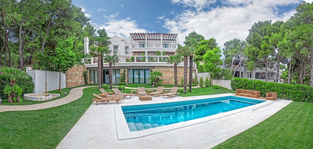 Exclusive Beachfront Luxurious Property in Ciovo near Trogir