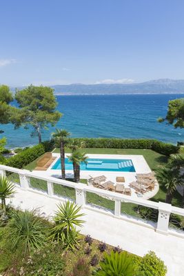 Exclusive Beachfront Luxurious Property in Ciovo near Trogir
