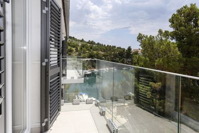 Luxury Seafront Family Villa with Private Pool, Tennis Court and Boat Mooring
