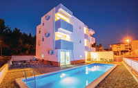 Large 8 Bedroom Holiday House with Pool near Split