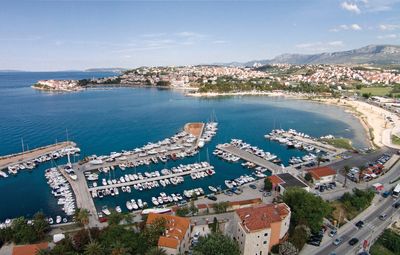 Large 8 Bedroom Holiday House with Pool near Split
