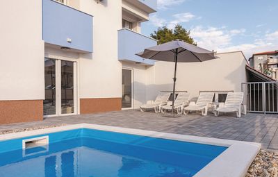 Large 8 Bedroom Holiday House with Pool near Split