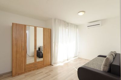 Large 8 Bedroom Holiday House with Pool near Split