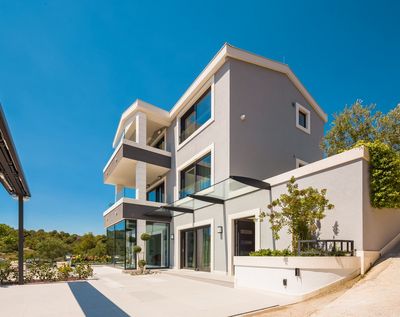 Amazing Luxury Sea View Villa with Pool in Ciovo