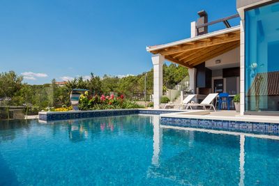 Amazing Luxury Sea View Villa with Pool in Ciovo