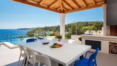 Amazing Luxury Sea View Villa with Pool in Ciovo