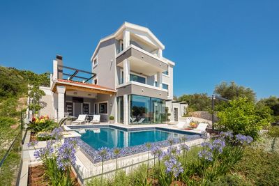 Amazing Luxury Sea View Villa with Pool in Ciovo