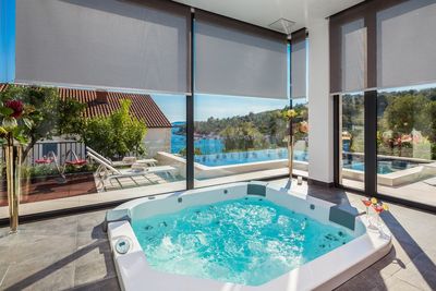 Amazing Luxury Sea View Villa with Pool in Ciovo