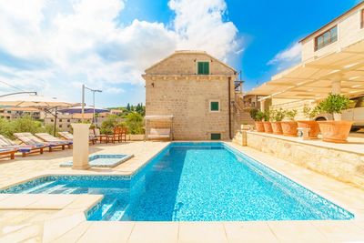 Stone Villa with Pool in Sumartin Island Brac