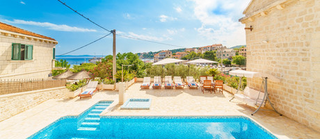 Stone Villa with Pool in Sumartin Island Brac