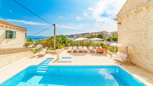 Stone Villa with Pool in Sumartin Island Brac