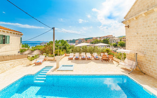 Stone Villa with Pool in Sumartin Island Brac