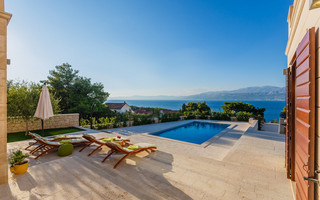 Luxury Sea View Stone Brac Villa with Pool and Jacuzzi near Beach