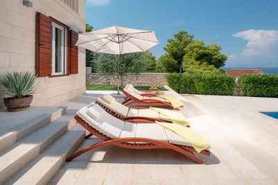 Luxury Sea View Stone Brac Villa with Pool and Jacuzzi near Beach