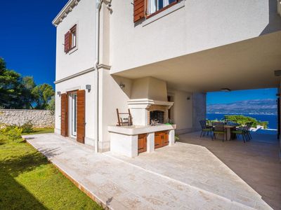 Luxury Sea View Stone Brac Villa with Pool and Jacuzzi near Beach