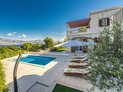 Luxury Sea View Stone Brac Villa with Pool and Jacuzzi near Beach