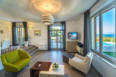 Luxury Sea View Stone Brac Villa with Pool and Jacuzzi near Beach