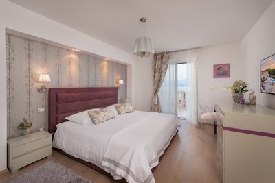 Luxury Sea View Stone Brac Villa with Pool and Jacuzzi near Beach