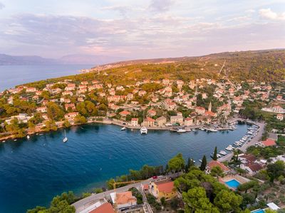 Luxury Sea View Stone Brac Villa with Pool and Jacuzzi near Beach