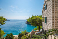 Adorable Beachfront Villa with Outdoor Jacuzzi near Milna in Brac Island