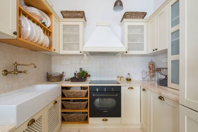 Adorable Beachfront Villa with Outdoor Jacuzzi near Milna in Brac Island