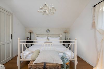 Adorable Beachfront Villa with Outdoor Jacuzzi near Milna in Brac Island