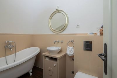 Adorable Beachfront Villa with Outdoor Jacuzzi near Milna in Brac Island