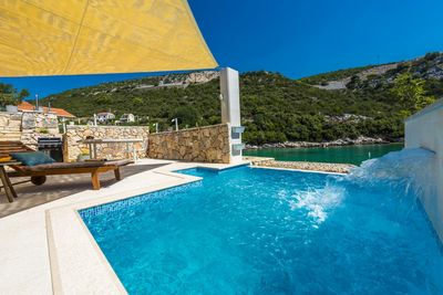 Beautiful Holiday House with Private Pool and Beach in Dubrovnik Region