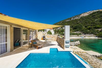 Beautiful Holiday House with Private Pool and Beach in Dubrovnik Region